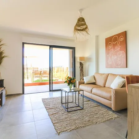 Select'sohome - T2 Pour 4 Personnes A Saint-clair Au Lavandou Avec Vue Mer, Piscine Et Parking Prive - 180sud-c02 *